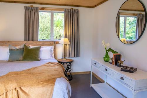 Hotel Parohe Island Retreat
