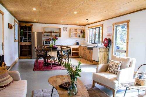 Hotel Parohe Island Retreat