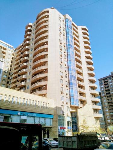 Apartment Pyramid Plaza On 28th May Street