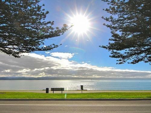 Napier Sea Views - Ahuriri Holiday House