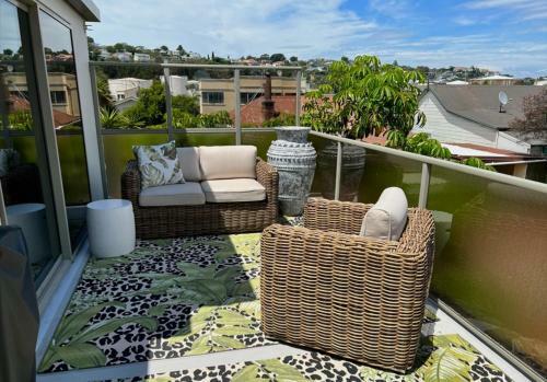 Napier Sea Views - Ahuriri Holiday House