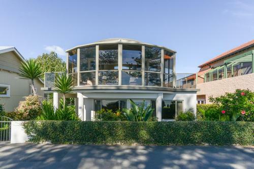 Napier Sea Views - Ahuriri Holiday House