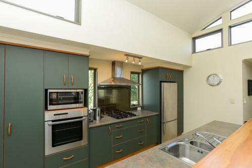 Napier Sea Views - Ahuriri Holiday House