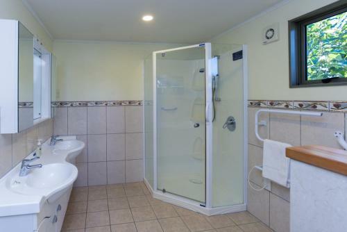Napier Sea Views - Ahuriri Holiday House