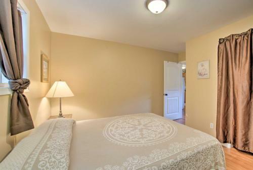Apartamento Guntersville Hideaway With Deck, Rocking Chairs