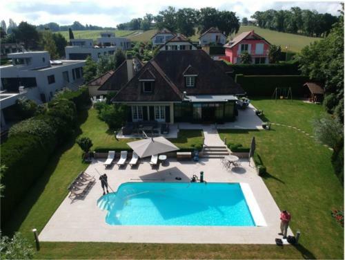 Villa Ani�res