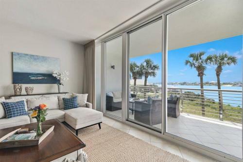 Apartamento Bella Luna 202 - Luxurious Bayfront 3bd/3ba