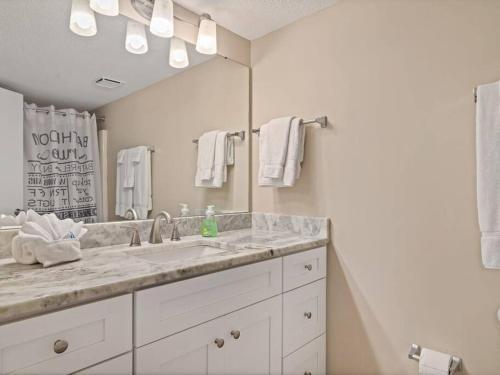 Apartamento Phoenix VI 6512 - Beachfront W/ Beautiful Ocean Views!