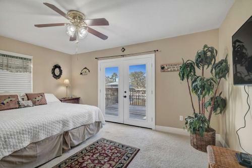 Spacious Private Bayfront & Pet Friendly 5bd/3ba + Bonus Loft