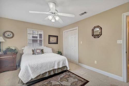 Spacious Private Bayfront & Pet Friendly 5bd/3ba + Bonus Loft
