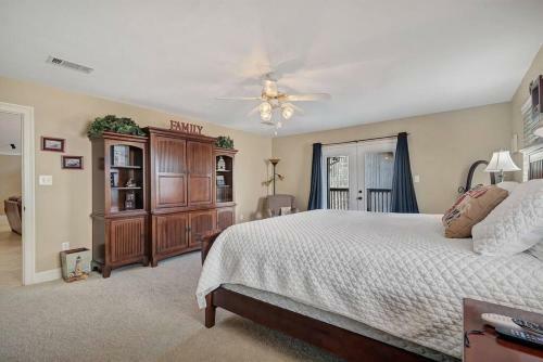 Spacious Private Bayfront & Pet Friendly 5bd/3ba + Bonus Loft