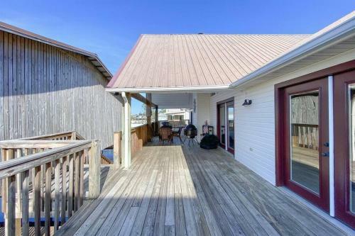 Spacious Private Bayfront & Pet Friendly 5bd/3ba + Bonus Loft