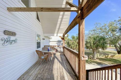 Spacious Private Bayfront & Pet Friendly 5bd/3ba + Bonus Loft