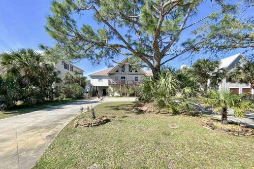 Spacious Private Bayfront & Pet Friendly 5bd/3ba + Bonus Loft