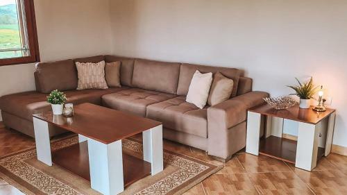 Villa Lovely 2 Bedroom Holiday Home With Parking On-site
