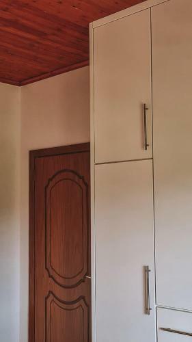 Villa Lovely 2 Bedroom Holiday Home With Parking On-site