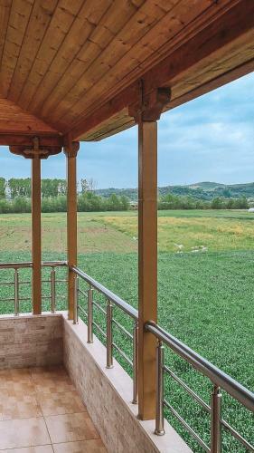 Villa Lovely 2 Bedroom Holiday Home With Parking On-site