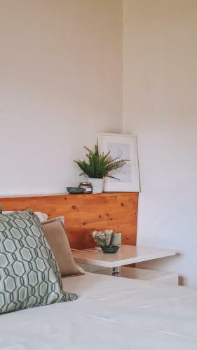 Villa Lovely 2 Bedroom Holiday Home With Parking On-site