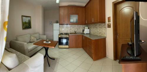 Sunny Apartment In Saranda