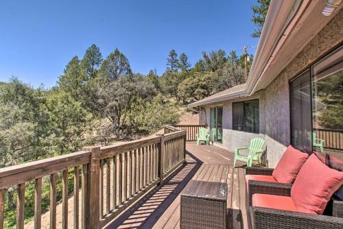 Peaceful Payson Cabin With Deck And Mtn Views!