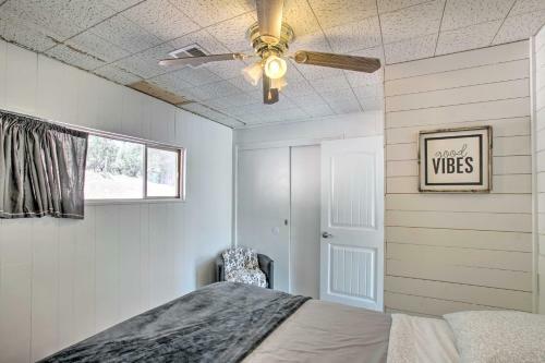 Peaceful Payson Cabin With Deck And Mtn Views!