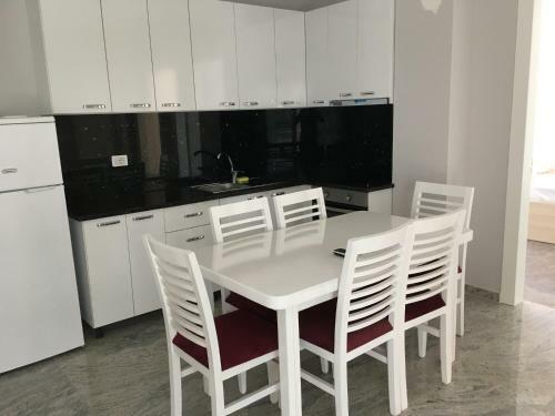 Kledi Hotel & Apartments