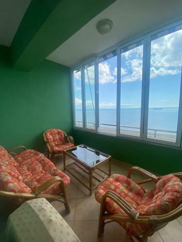 Stunning Sea View Apartment