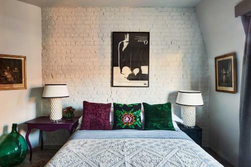 Design 2-bed House & Garden