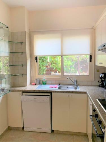 Villa Anastasia ,150 M To Coral Bay Beach