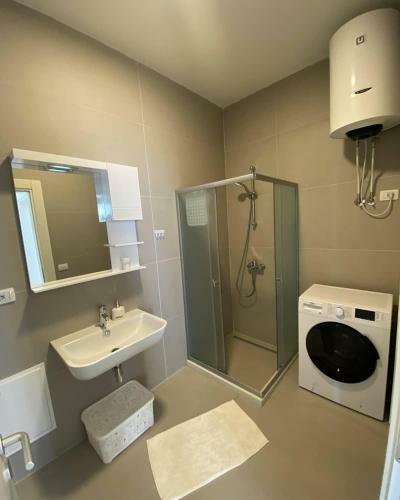Pristine Apartments At Gc, Palase, Dhermi