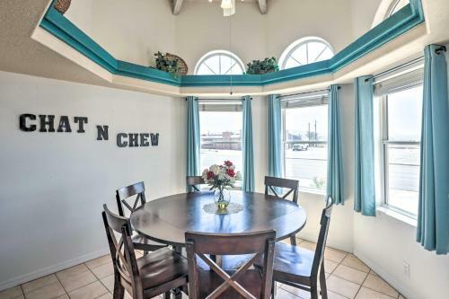 Lake Havasu City Abode With Pool And Mtn Views!