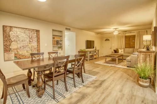 Cozy Modern And Newly Remodeled Mesa Home Pet Friendly Home