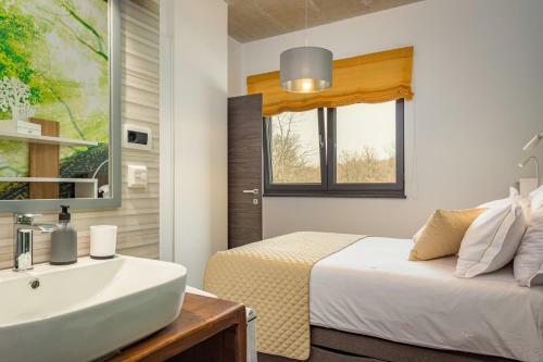 Hostal Bijou House With Apartments