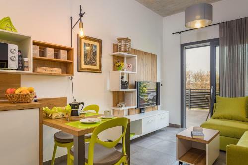 Hostal Bijou House With Apartments