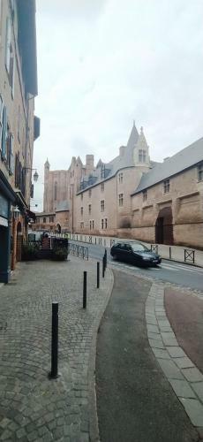 Apartamento L'archev�ch�, � 30m De La Cath�drale, Cosy, 2p