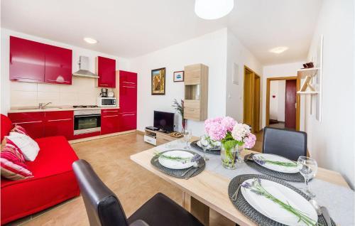 Awesome Apartment In Zdrelac With Wifi And 2 Bedrooms