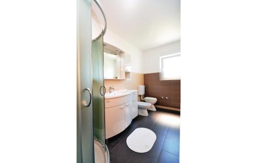 Awesome Apartment In Zdrelac With Wifi And 2 Bedrooms