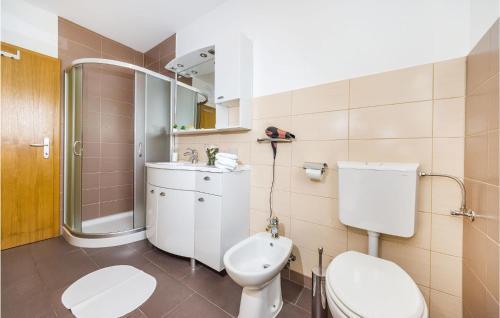 Awesome Apartment In Zdrelac With Wifi And 2 Bedrooms