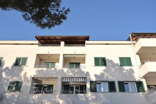Apartman L