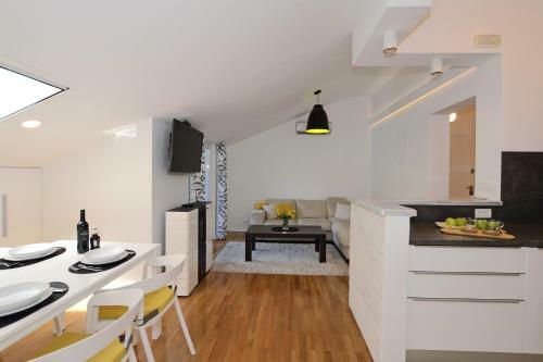 Apartman L