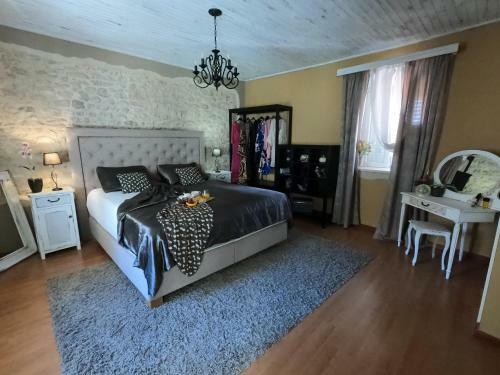 Villa Stone House Hedonia