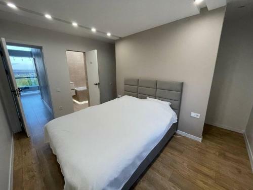 Casa Cu 3 Dormitoare Living Si Terasa Cu Priveliste