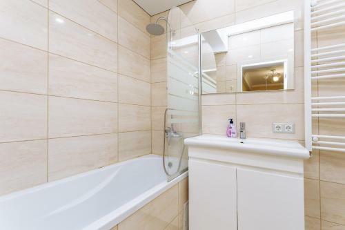 Apartament Confortabil �n Centrul Ora?ului!