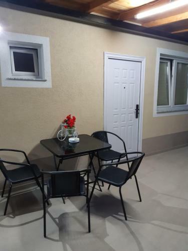 Petar Apartments