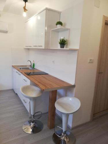 Apartment 3
