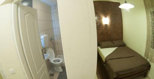Hotel Preno?i?te Trio