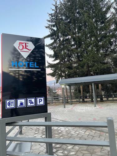 Hotel5e