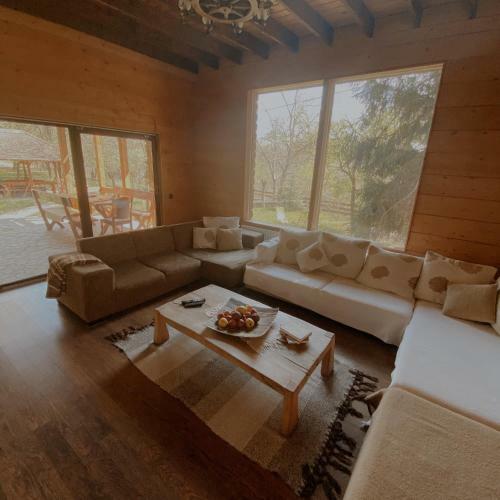 Cabana Bistra