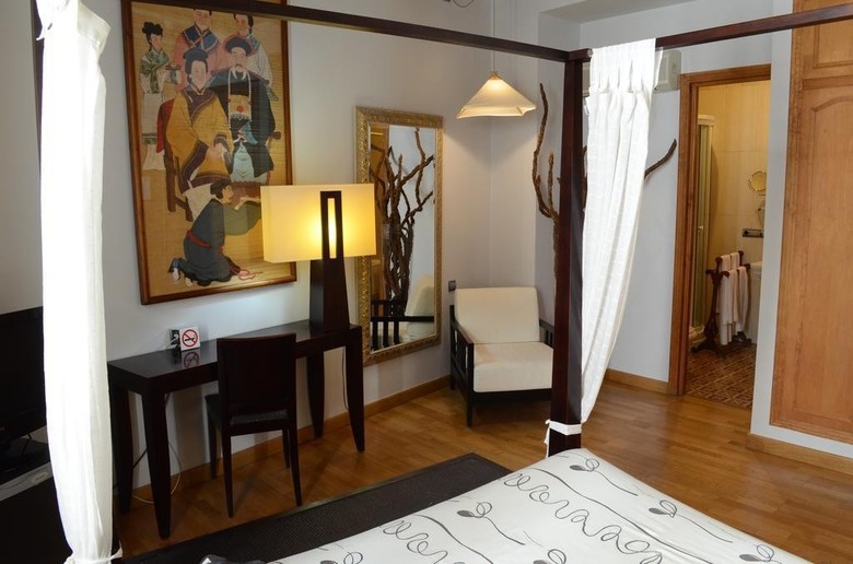 Hostal Les Monges Palace
