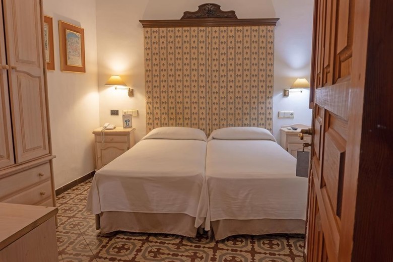 Hostal Les Monges Palace